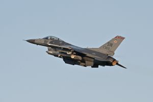 aviano august 21  2011 oup113 f 16cm 91 0359 77thfs 20thfw  shaw afb  sc night mix 03
