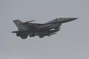 aviano june 05  2011 lucky15 f 16cm 91 0345 77thfs 20thfw  shaw afb  south carolina havy rain 